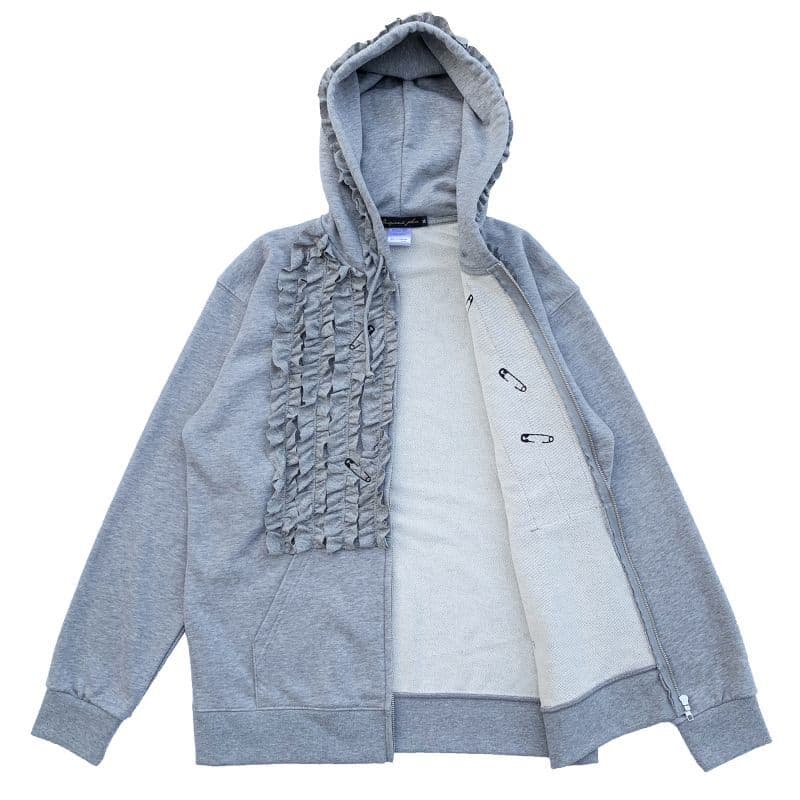前面にフリルをあしらったジップアップフーディ Grey 正面 ジップ オープン