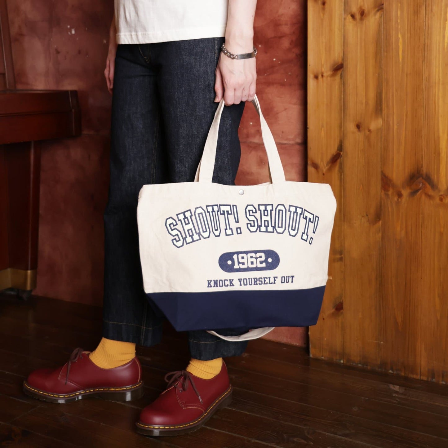 SHOUT! SHOUT! Shoulder Tote Bag〈Natural×Navy〉