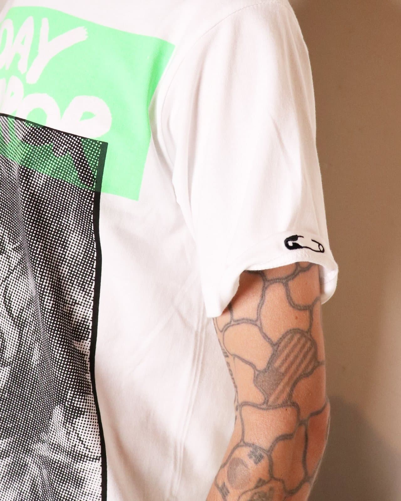 【4月入荷予定】T-Tabloid Girl