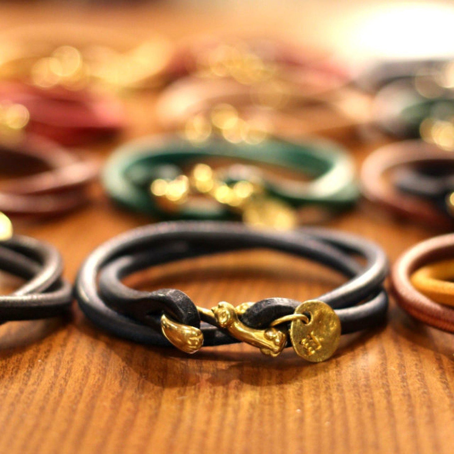 Cramp × Lilac Original Archetype | Manekineko Bracelet - Sopwith camel