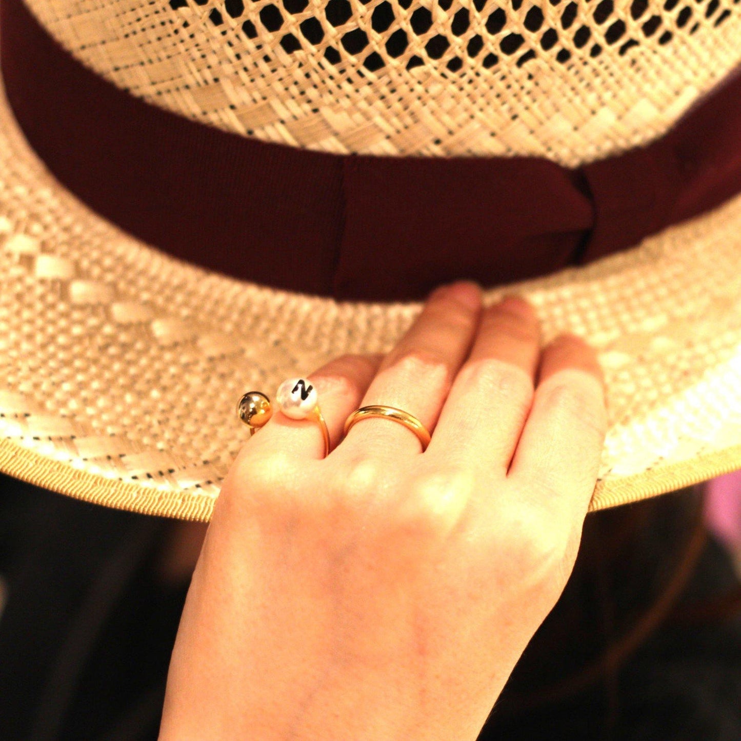 Aquvii(アクビ) | 指輪とイヤーカフどちらでも使えるイニシャル入りパールのアクセサリー Initial Pearl 2way ring - Sopwith camel