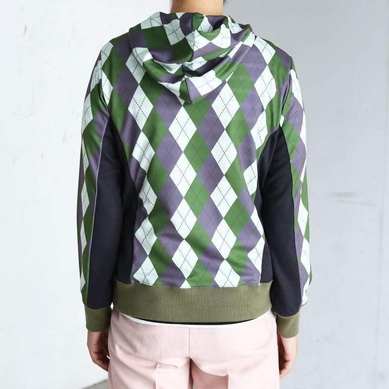 アーガイルチェック柄ハーフジップフーディ Olive 着用画像 背面