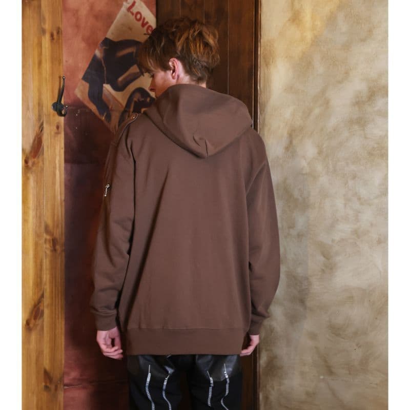 ライダースジャケット風ジップアップフーディ Brown 着用画像 背面