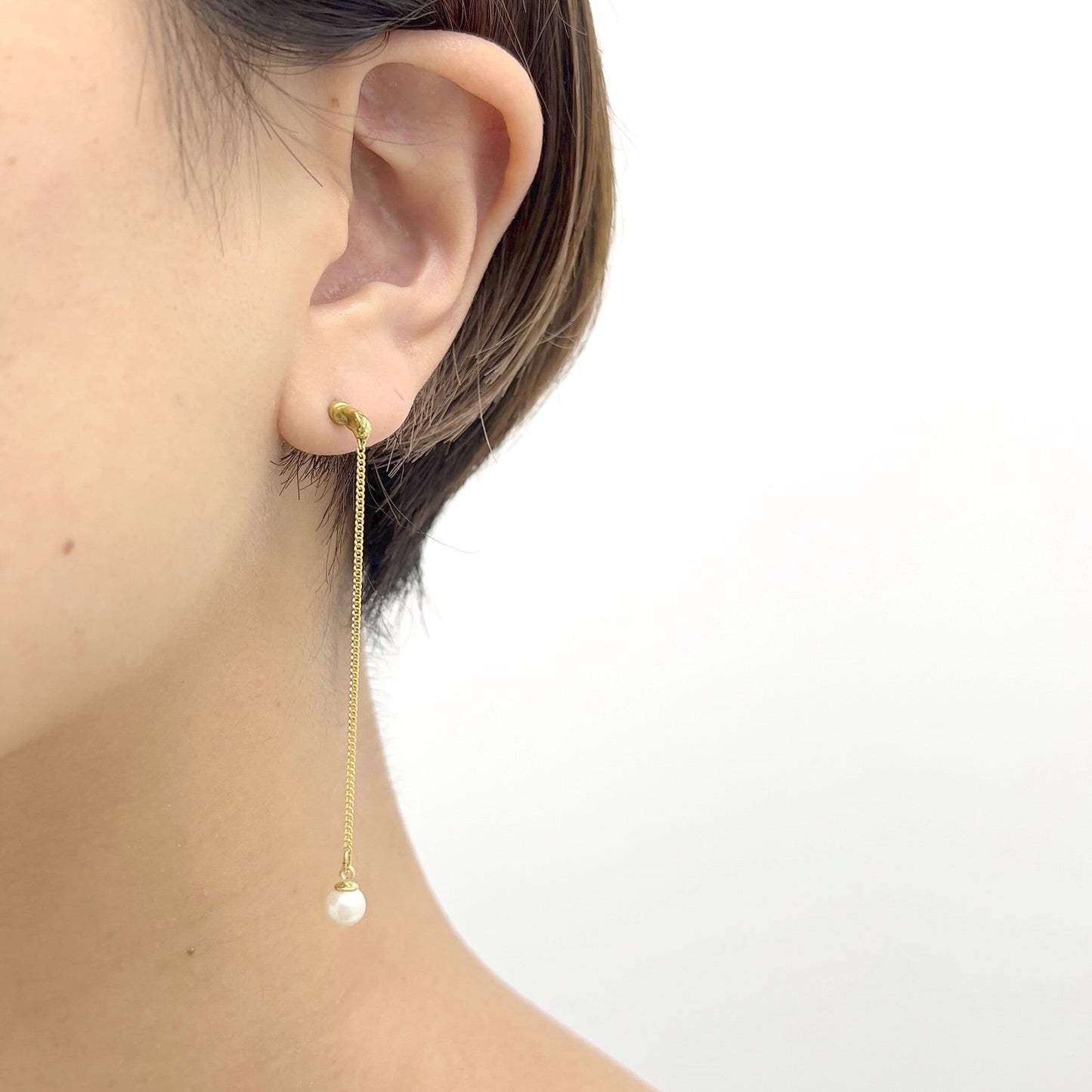 Aquvii(アクビ) | 白と黒の振り子がゆれる催眠術師をイメージしたピアス Hypnosis pierce - Sopwith camel