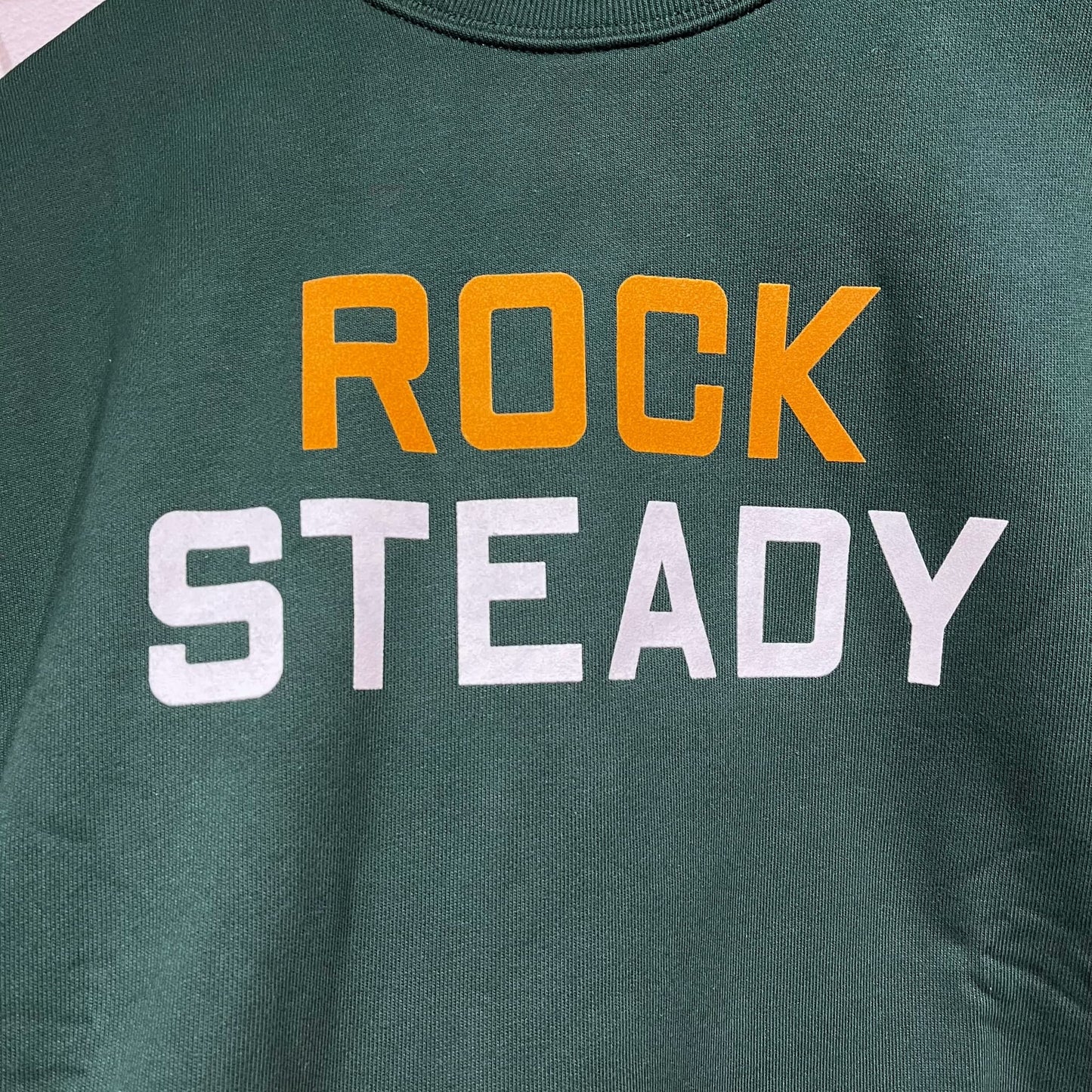 OR GLORY(オア・グローリー) | 40’sの古いフォントをアレンジした"ROCKSTEADY"プリントのクルーネック〈Green〉 - Sopwith camel