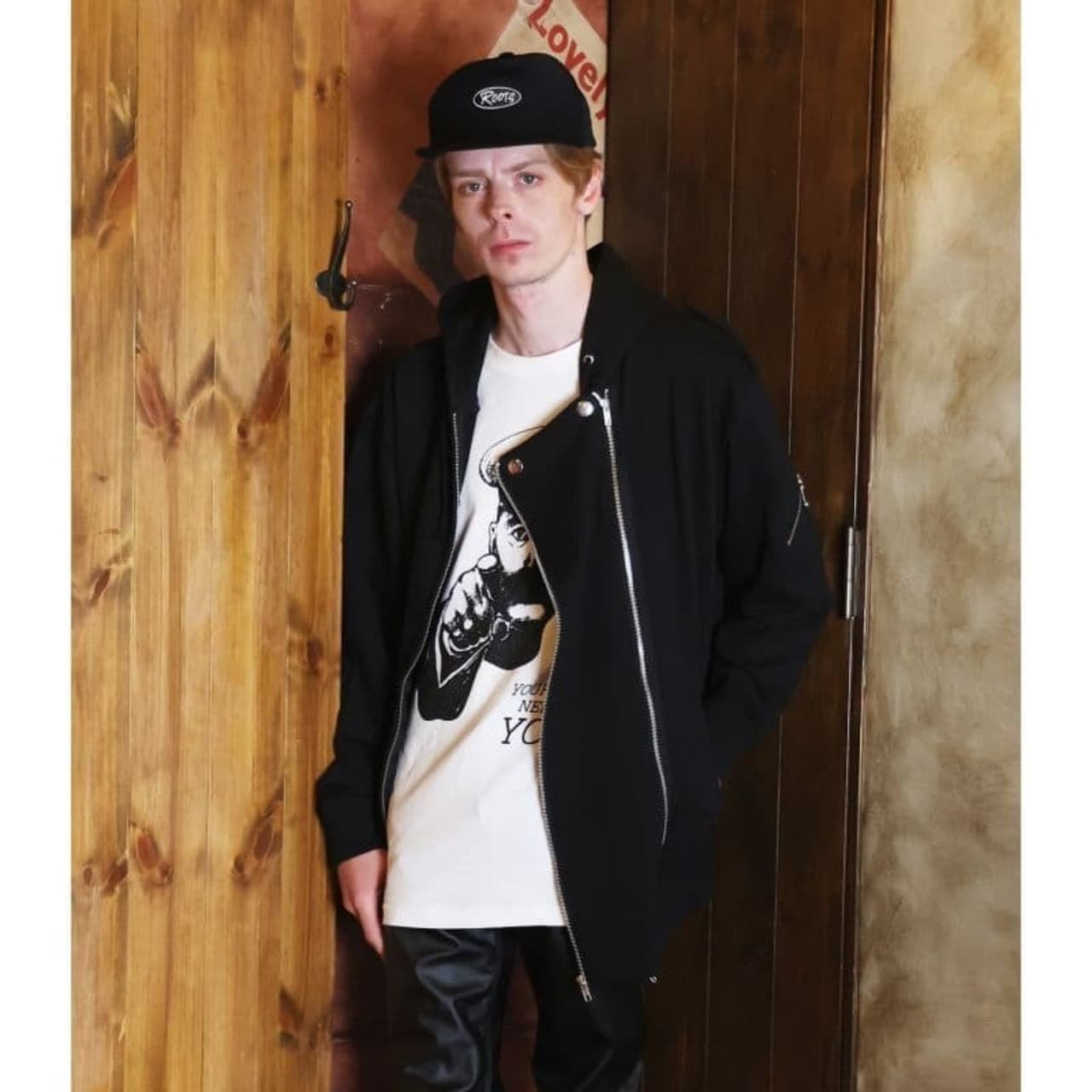 Boy Zip Hoodie〈Black〉