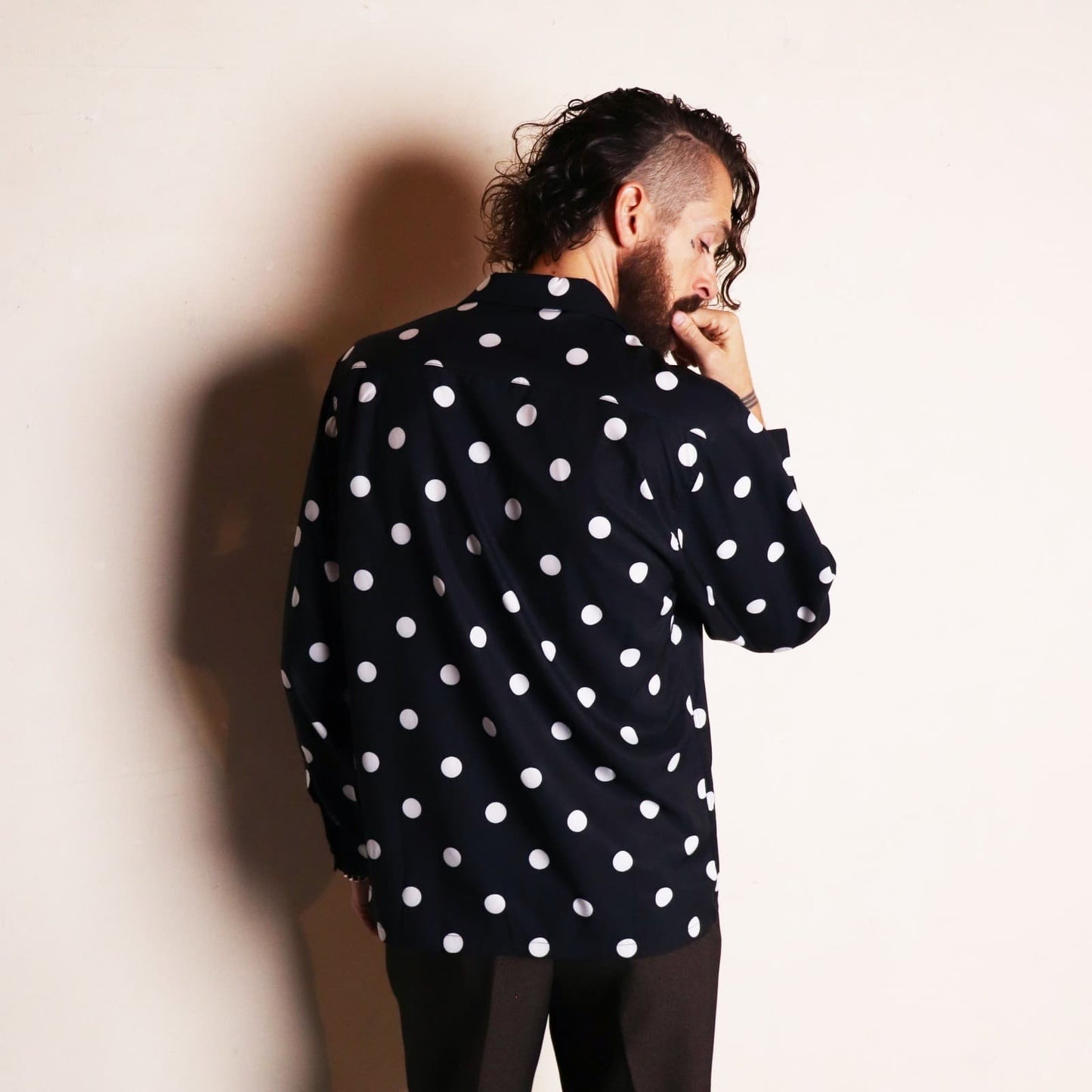 Covered Button Open Collar Shirts〈Black〉