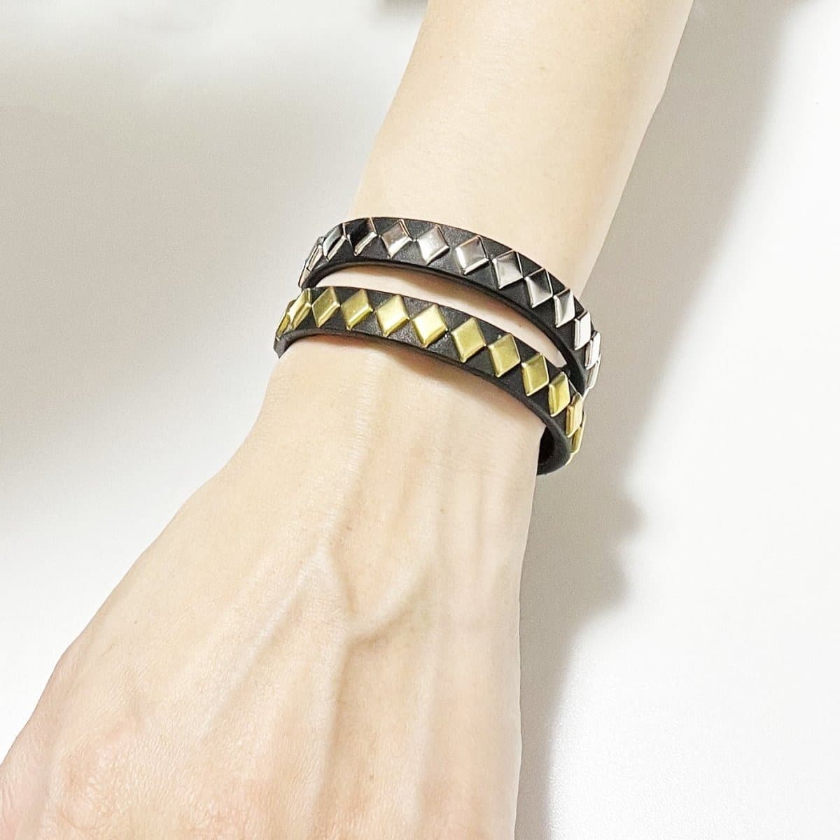 Diamond Studs Wristband〈Black〉