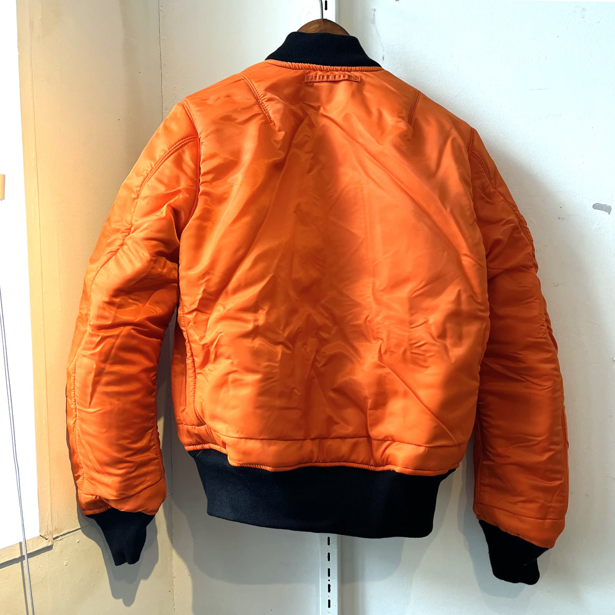 定番・傑作フライトジャケットMA-1 [MIL-J-8279D] レプリカ 1960