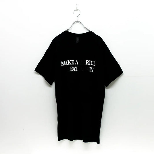 「MAKE A RICE EAT IN」T-shirt 【TAGDOESNOTMAKEYOU.】