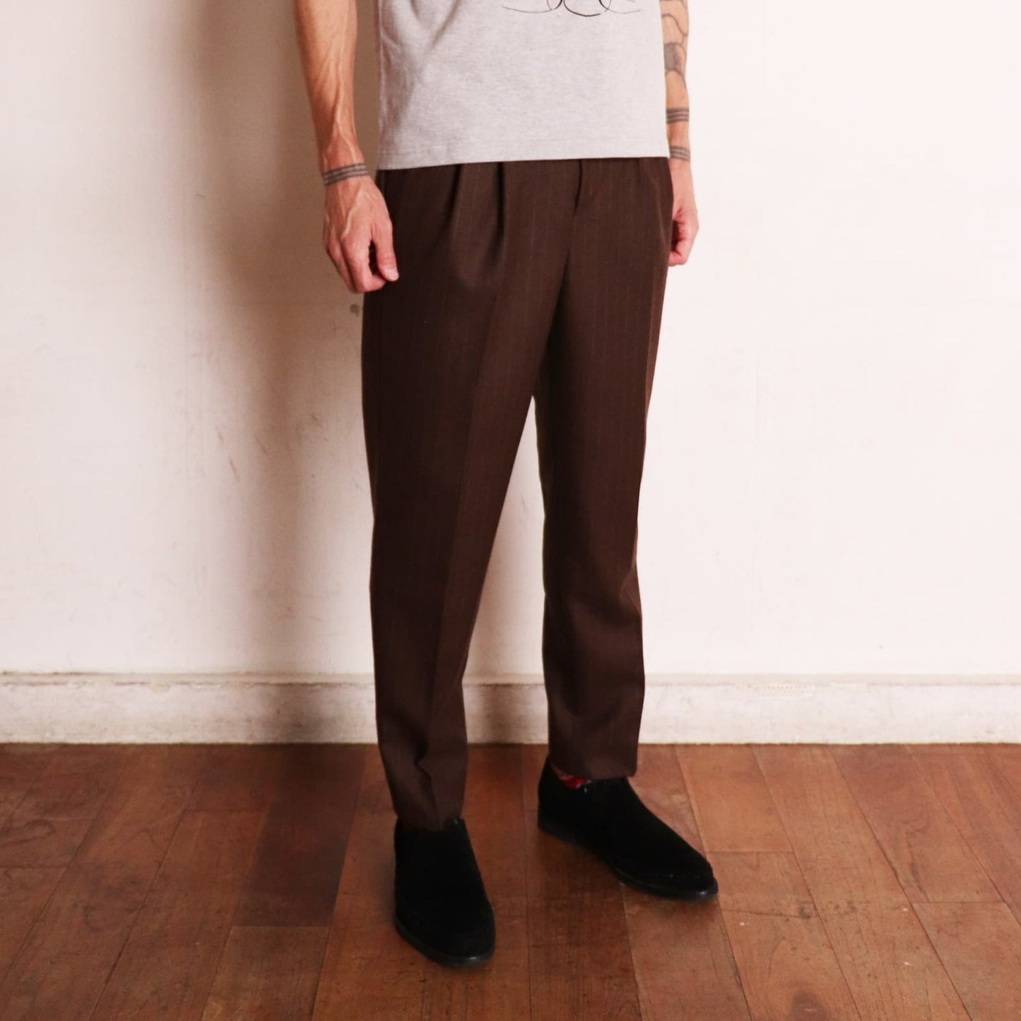 Peg Top Trousers〈Brown〉