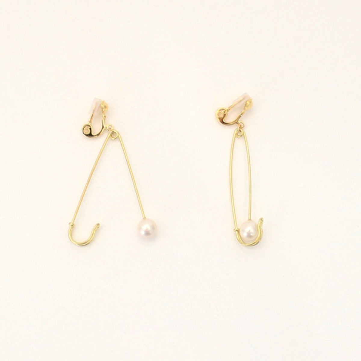 Safety pin earring