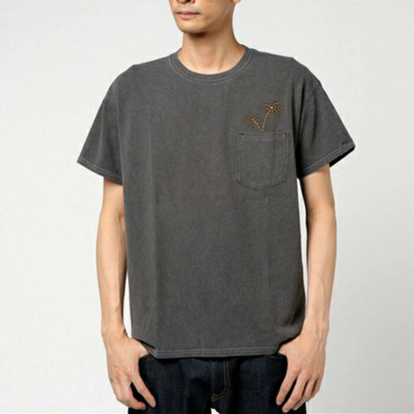 Studs PK Tee | ヤシの木をモチーフにしたスタッズ ポケットTシャツ - Sopwith camel