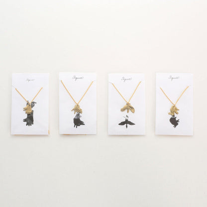 Aquvii(アクビ) | 手で作る影絵をモチーフにしたネックレス Hand shadow Necklace [aq.010] - Sopwith camel