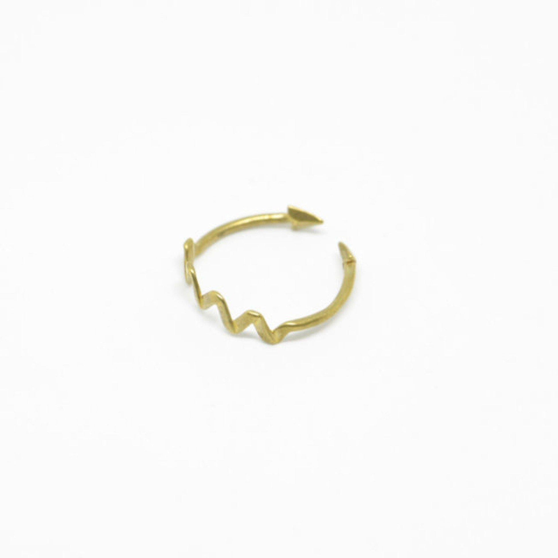 Aquvii(アクビ) × HAMADARAKA | 【コラボ】ウェーブと矢印をモチーフにした指輪 WAVY WAVY ring [aq.085] - Sopwith camel