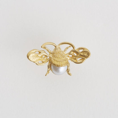 Aquvii(アクビ) × HAMADARAKA | 【コラボ】蜂をモチーフにしたピアス BUZZZ pierce [aq.084] - Sopwith camel
