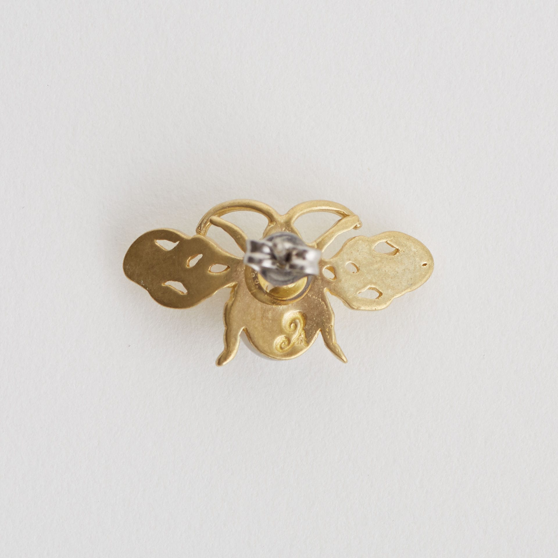 Aquvii(アクビ) × HAMADARAKA | 【コラボ】蜂をモチーフにしたピアス BUZZZ pierce [aq.084] - Sopwith camel
