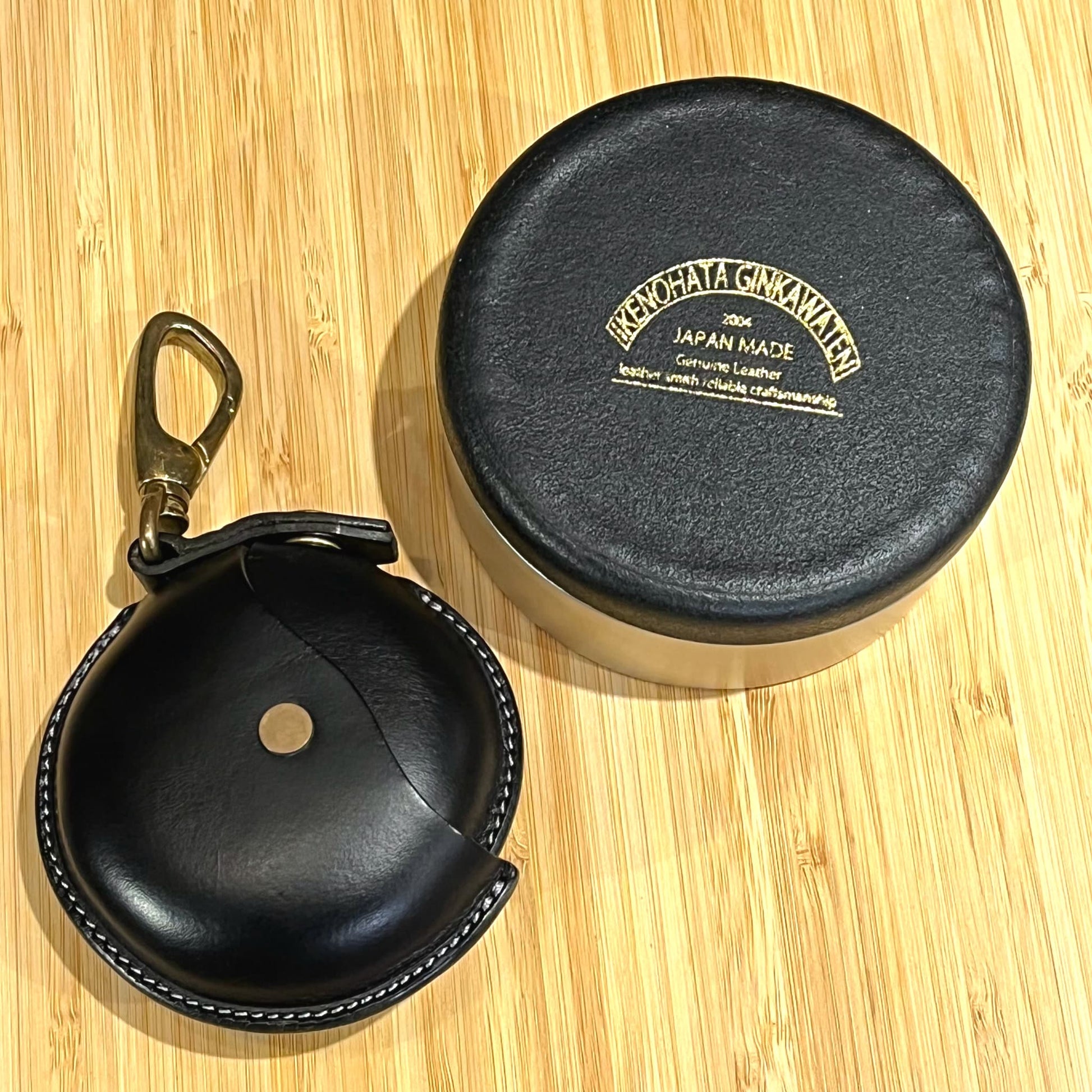 Cramp(クランプ) | 大人の遊び心をくすぐる 回転式のコインケース Leather Perth [Cr-116] - Sopwith camel
