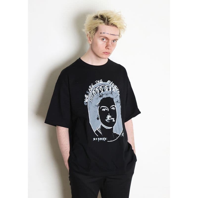 Original John(オリジナル ジョン) | "GOD SAVE THE QUEEN"デザインに手書きデザインを重ねたビッグシルエットTシャツ〈Sand〉 - Sopwith camel