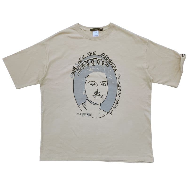 Original John(オリジナル ジョン) | "GOD SAVE THE QUEEN"デザインに手書きデザインを重ねたビッグシルエットTシャツ〈Sand〉 - Sopwith camel