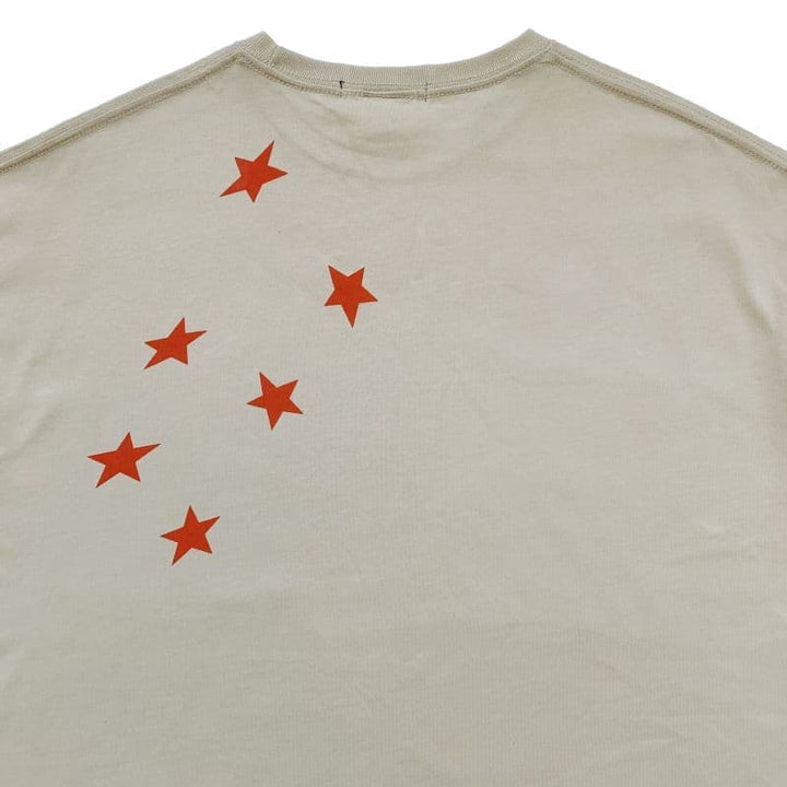 Original John(オリジナル ジョン) | "GOD SAVE THE QUEEN"デザインに手書きデザインを重ねたビッグシルエットTシャツ〈Sand〉 - Sopwith camel
