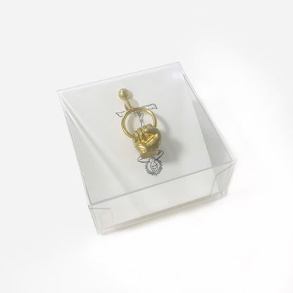 Aquvii(アクビ) | グッと握った拳がモチーフのアクセサリー(ネックレス・ピアス) - Sopwith camel