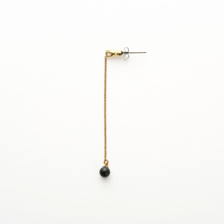 Aquvii(アクビ) | 白と黒の振り子がゆれる催眠術師をイメージしたピアス Hypnosis pierce - Sopwith camel