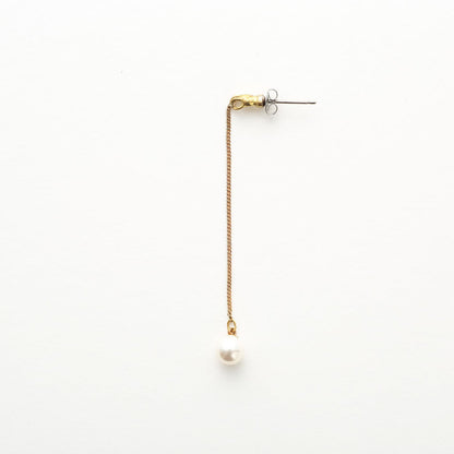 Aquvii(アクビ) | 白と黒の振り子がゆれる催眠術師をイメージしたピアス Hypnosis pierce - Sopwith camel