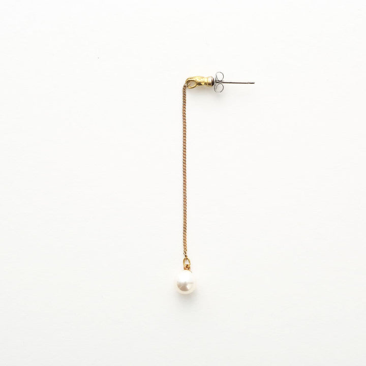 Aquvii(アクビ) | 白と黒の振り子がゆれる催眠術師をイメージしたピアス Hypnosis pierce - Sopwith camel
