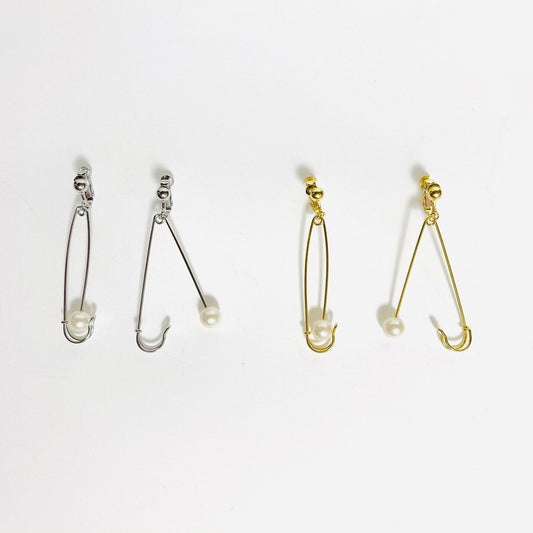 Aquvii(アクビ) | 安全ピンをモチーフにしたパールの両耳イヤリング Safety pin earring [aq.081] - Sopwith camel