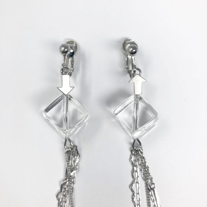 Aquvii(アクビ) | クリアパーツとチェーンの爽やかな印象の両耳イヤリング See through earring A - Sopwith camel