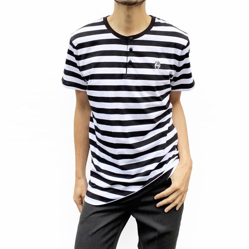 Original John(オリジナル ジョン) | クルミボタンのボーダー柄ヘンリーネックTシャツ〈Black×White〉 - Sopwith camel