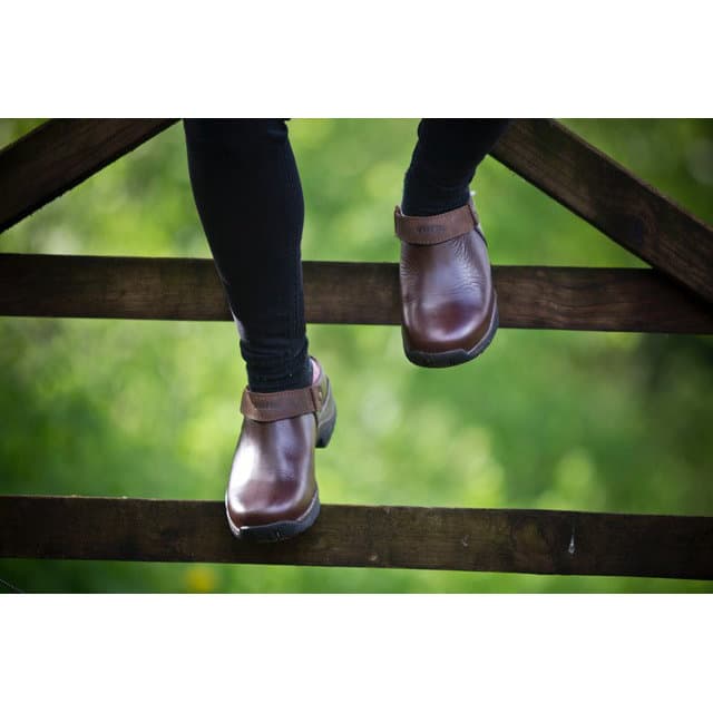 TUFFA BOOTS (タッファ ブーツ) | ジョッキーサンダル CARLOW レザー クロッグ 〈Black〉 - Sopwith camel