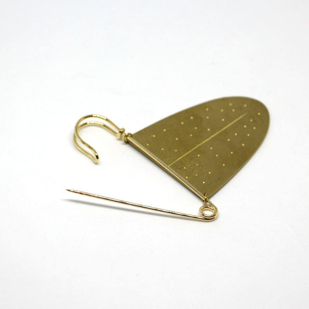Aquvii(アクビ) | 舌(タン)をモチーフにしたブローチ Tongue broach [aq.023] - Sopwith camel