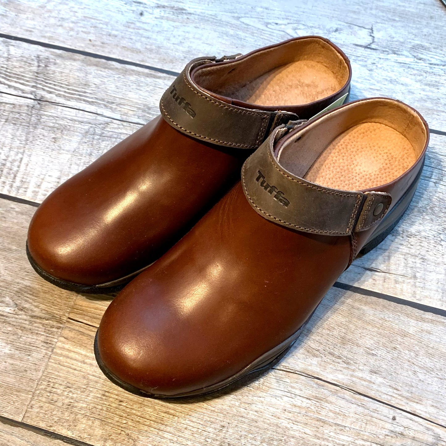 TUFFA BOOTS (タッファ ブーツ) | ジョッキーサンダル CARLOW レザー クロッグ 〈Brown〉 - Sopwith camel
